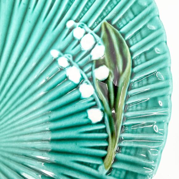 vintage German Majolica green Lily of the Valley 11.5" round Platter plate - Picture 7 of 10